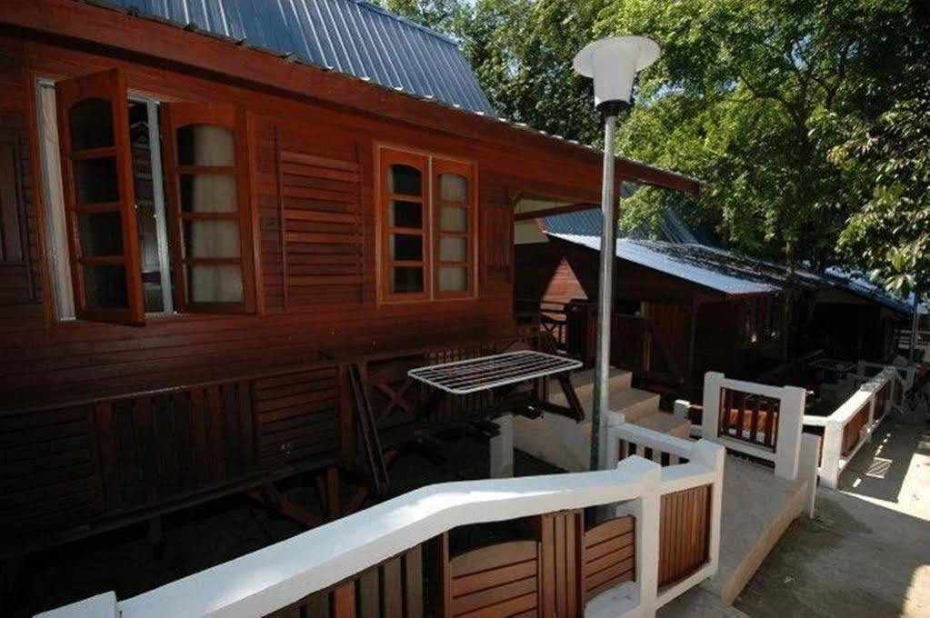 Shari La Island Resort Kampong Pasir Hantu Extérieur photo