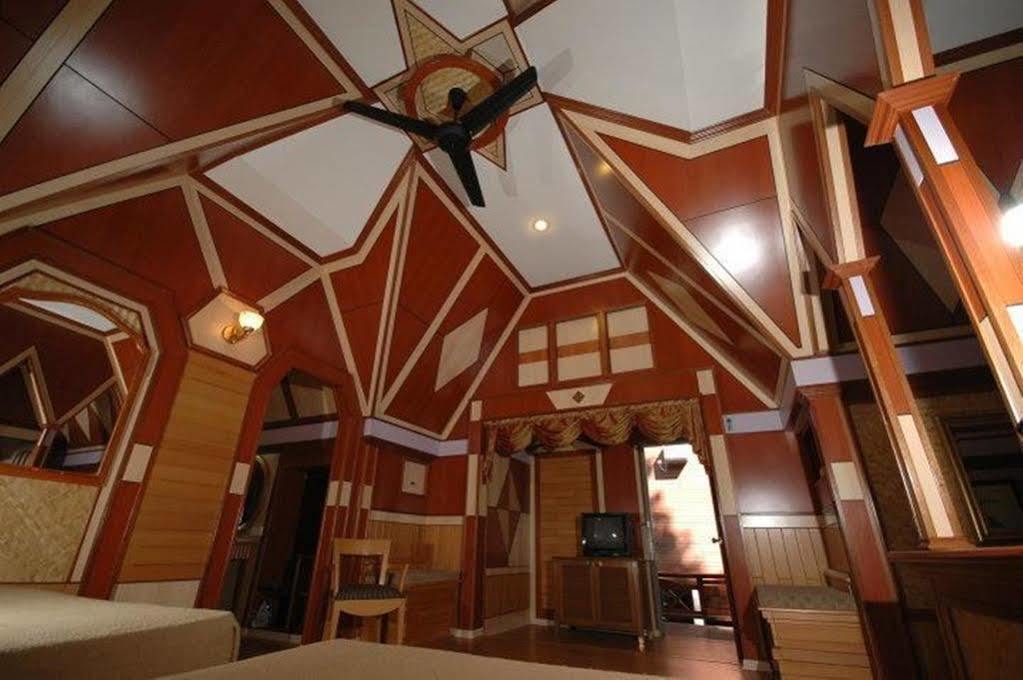 Shari La Island Resort Kampong Pasir Hantu Extérieur photo